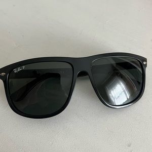 Boyfriend Style, Polarized Ray-Ban sunglasses